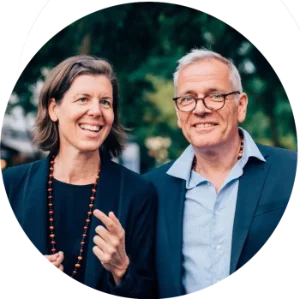 Portrait von Dr. Caroline Dostal und Jens Kunik